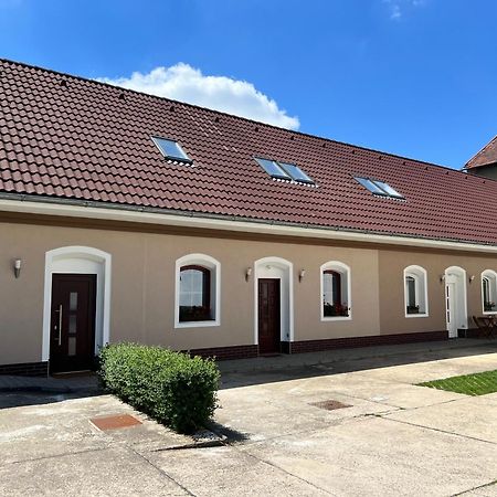 Penzion Manes Krabcice Bagian luar foto